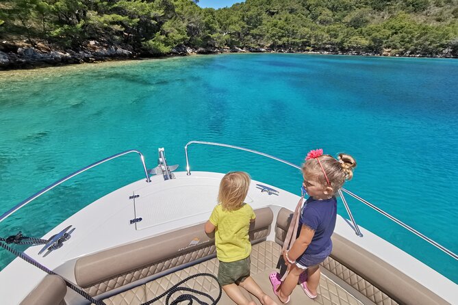 Rent a luxury speed boat for great fun on this Elaphiti Islands tour - Key highlights to look for before you book