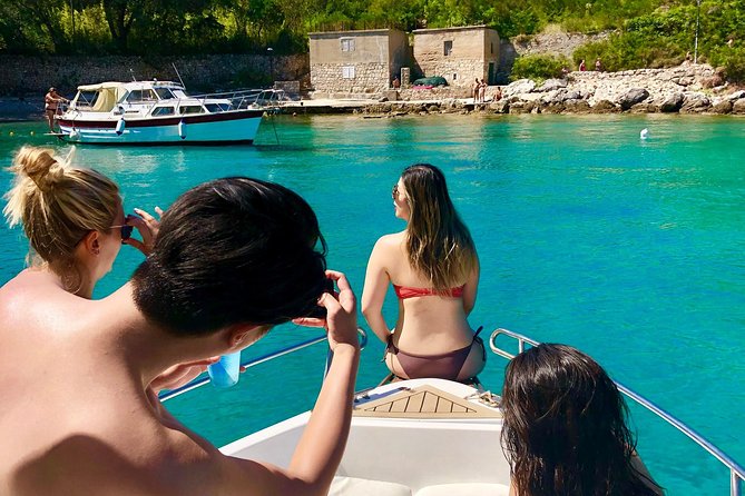 Sail, see, stop, photograph (4 hours) - What the Reviews Tell Me to Watch For