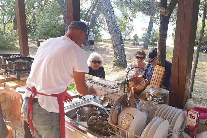 Ston Oysters & Wine Tasting Tour from Dubrovnik - Getting There: Private A/C Ride and a Guide Waiting for You