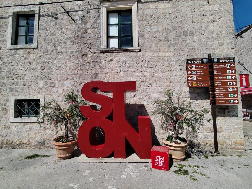 Ston private walking tour with the walls and saltworks visit - Getting your bearings in Ston’s medieval core