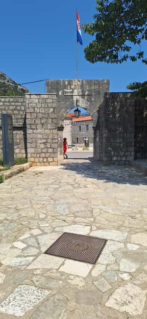 Ston: Private White Gold Tour With a Wall Climb - Ston’s medieval streets: narrow, planned, and easy to read