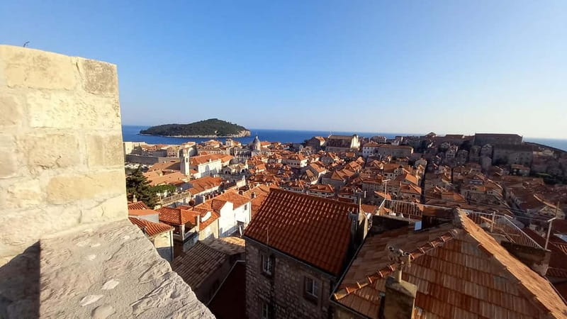 Sunset Wall Walk: 75-Minute Guided Tour & Free Exploration - How the guide makes the history stick (and keeps it fun)